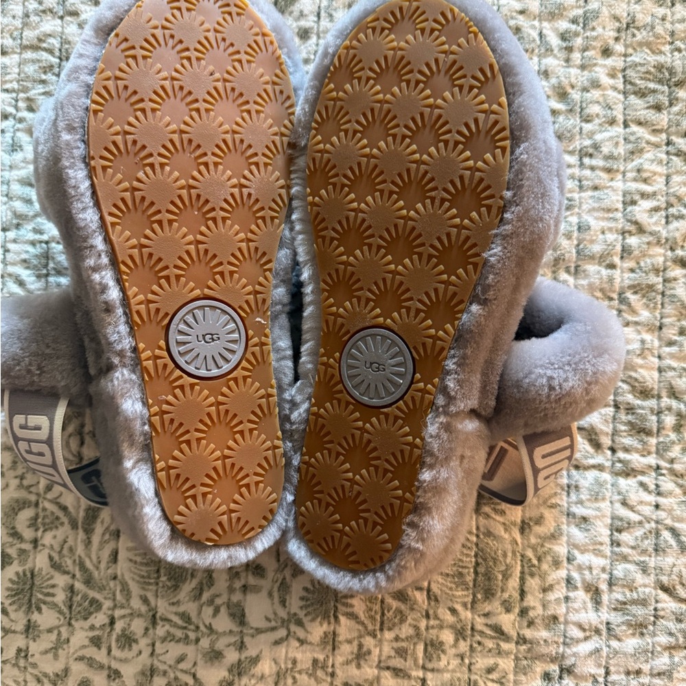 UGG Plush Gray Slippers - Picture 4 of 4